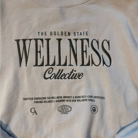 Old Navy Blue and Green Sweatshirt - Picture 6 of 6